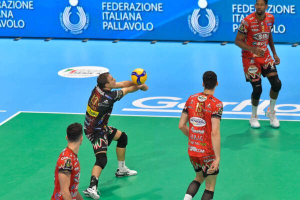 La Supercoppa è della Sir: Perugia batte 3-2 Civitanova in rimonta (foto) 61 La Supercoppa è della Sir: Perugia batte 3-2 Civitanova in rimonta (foto) 60