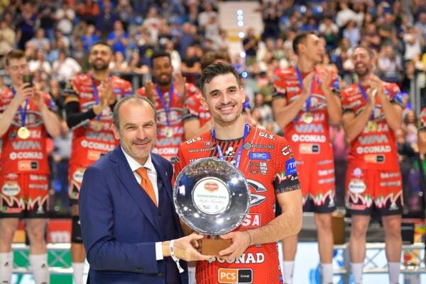 La Supercoppa è della Sir: Perugia batte 3-2 Civitanova in rimonta (foto) 49 La Supercoppa è della Sir: Perugia batte 3-2 Civitanova in rimonta (foto) 48