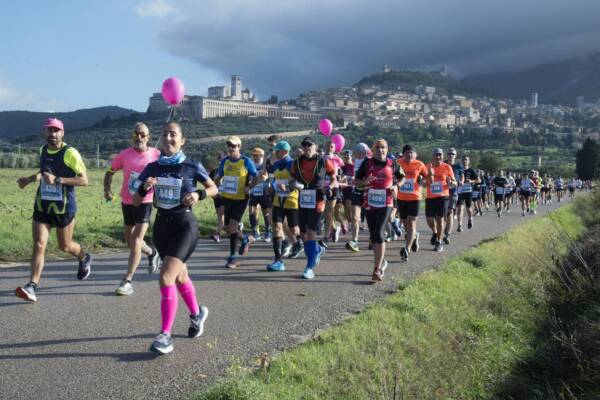 Successo ad Assisi per la San Francesco Marathon vinta da Lorenzo Lotti e Federica Moroni 59 Successo ad Assisi per la San Francesco Marathon vinta da Lorenzo Lotti e Federica Moroni 58