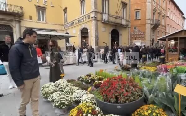 A Perugia ha aperto i battenti la Fiera dei Morti: è tra gli eventi più grandi d’Italia del settore 5 A Perugia ha aperto i battenti la Fiera dei Morti: è tra gli eventi più grandi d’Italia del settore 4