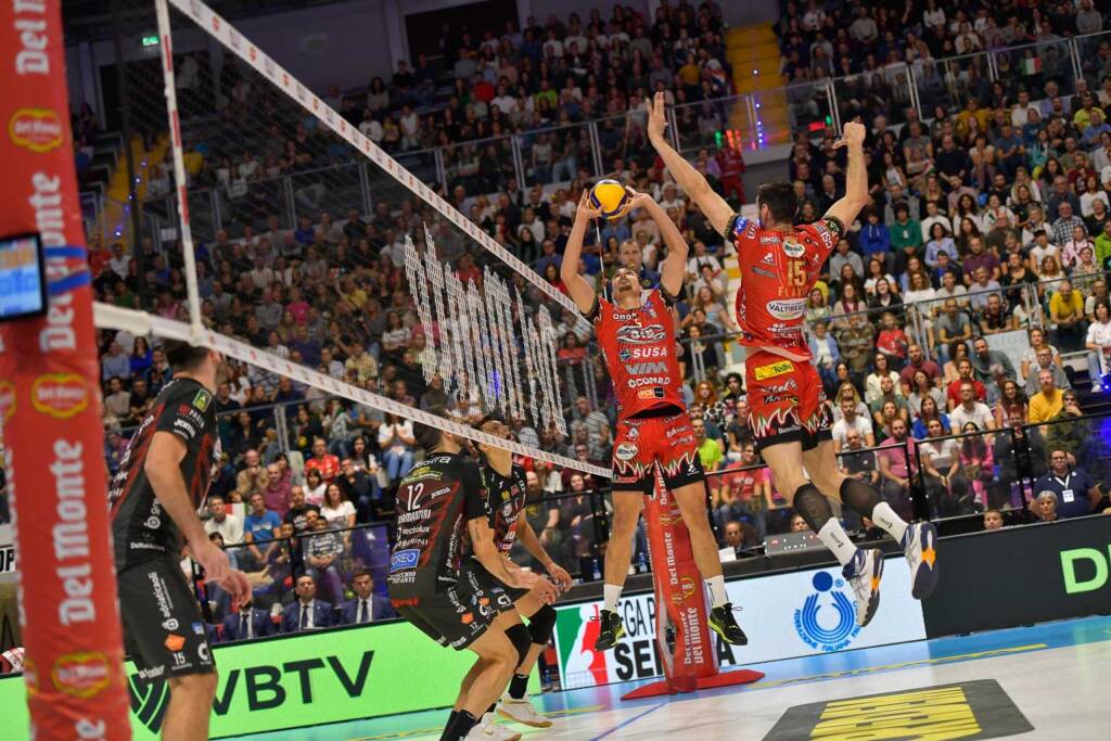 La Supercoppa è della Sir: Perugia batte 3-2 Civitanova in rimonta (foto) 39 La Supercoppa è della Sir: Perugia batte 3-2 Civitanova in rimonta (foto) 38