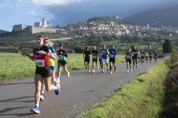 Successo ad Assisi per la San Francesco Marathon vinta da Lorenzo Lotti e Federica Moroni 69 Successo ad Assisi per la San Francesco Marathon vinta da Lorenzo Lotti e Federica Moroni 68