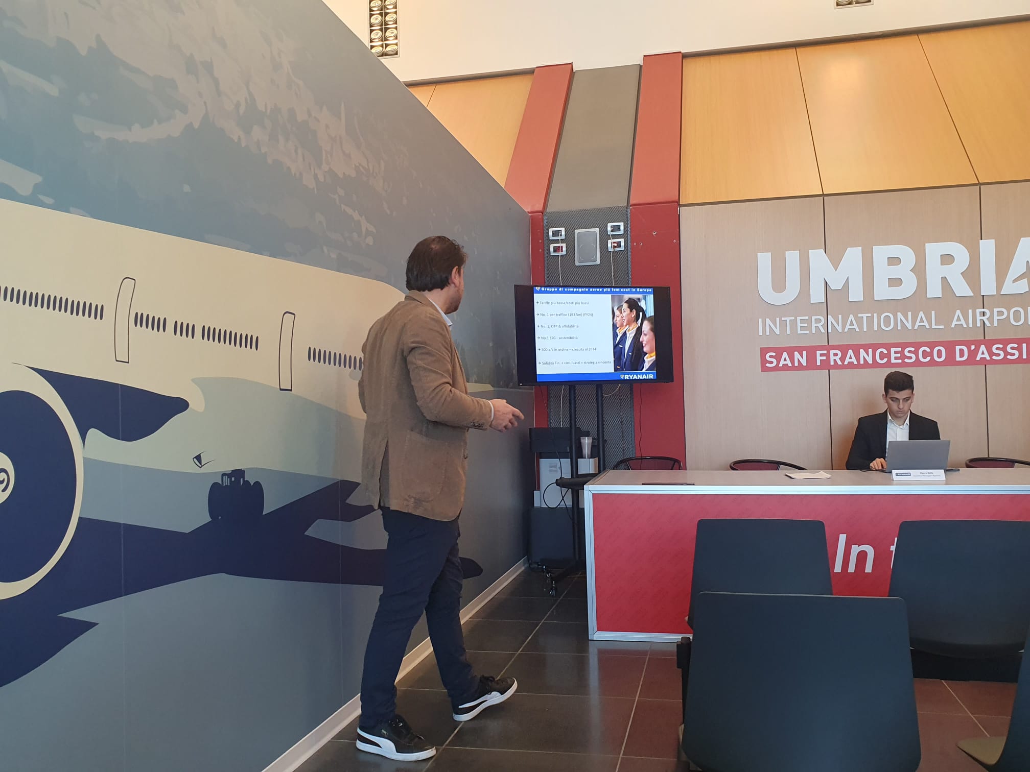 Aeroporto dell'Umbria, con Ryanair si vola anche d'inverno: Cagliari diventa rotta annuale (foto+video) 12