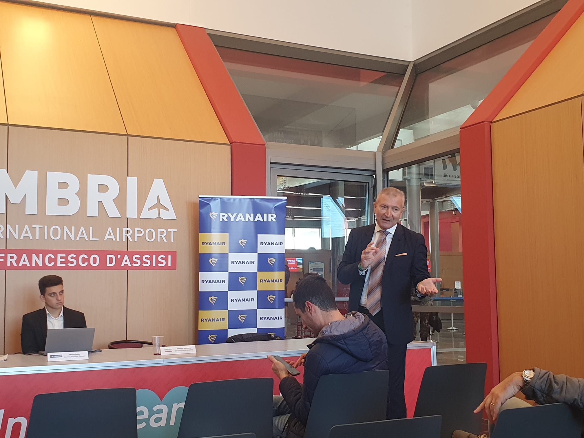 Aeroporto dell'Umbria, con Ryanair si vola anche d'inverno: Cagliari diventa rotta annuale (foto+video) 14
