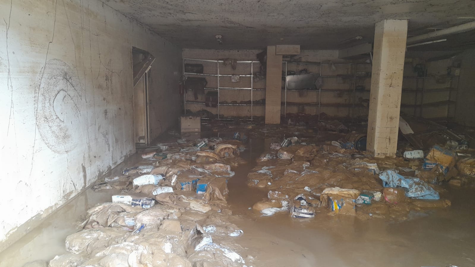 Alluvione in Toscana, ancora aiuti dall'Umbria: nuovo contingente della Protezione Civile a Prato (foto) 16