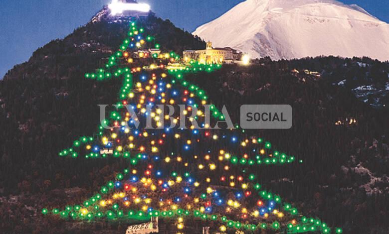 L'Albero di Natale di Gubbio diventa un francobollo di Poste Italiane (foto) 1 20231201 CVP ALBERO DI NATALE DI GUBBIO 1