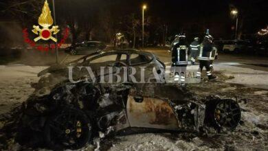 Trasimeno, due autovetture in fiamme nella notte: intervengono i Vigili del Fuoco (foto) 16 2AF173A1 9BF6 4550 BE85 08F23D7B5A51