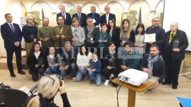 FOTO 2 Gruppo dei premiati con gli organizzatori