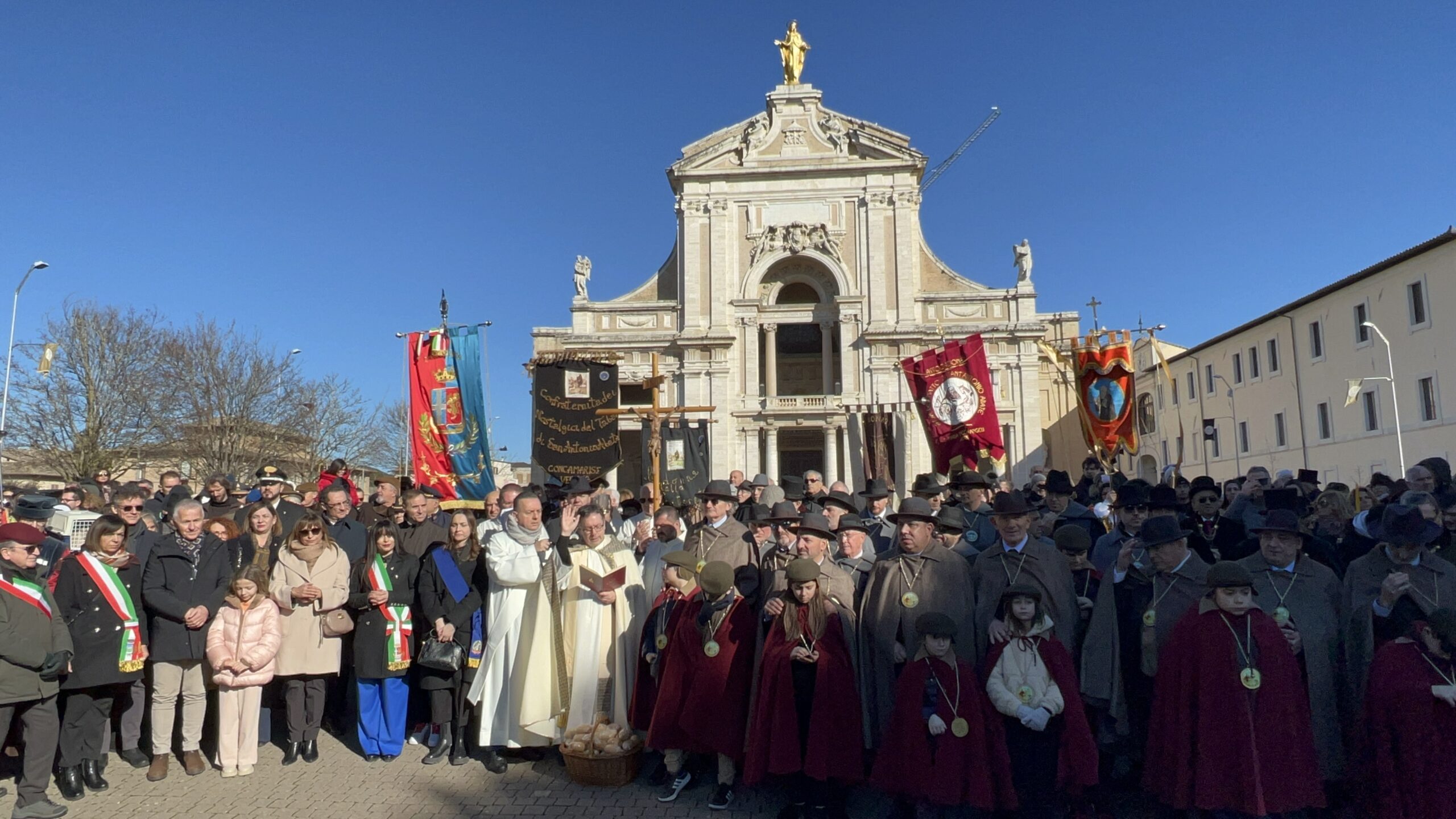 Successo a Santa Maria degli Angeli per il Piatto di Sant’Antonio Abate (foto e video) 18