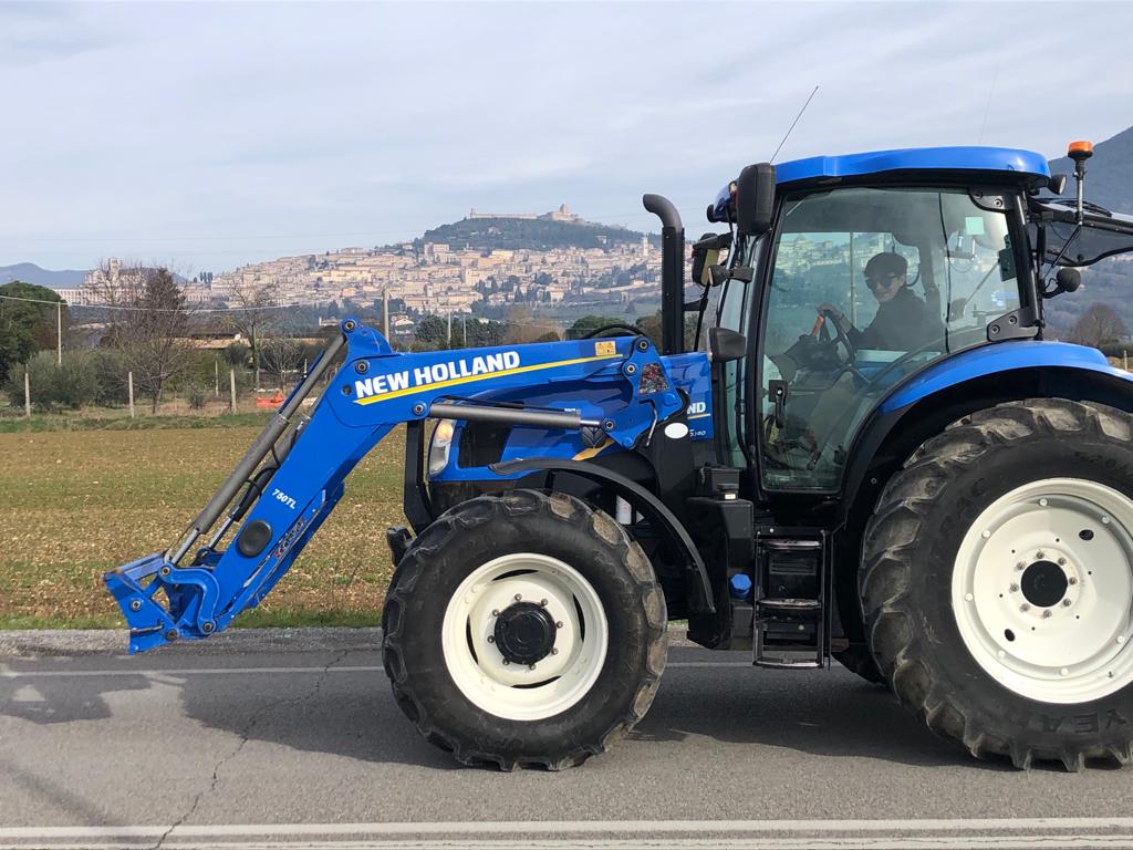 Continua la protesta degli agricoltori, a Bastia Umbra e Assisi trattori in strada (foto) 72
