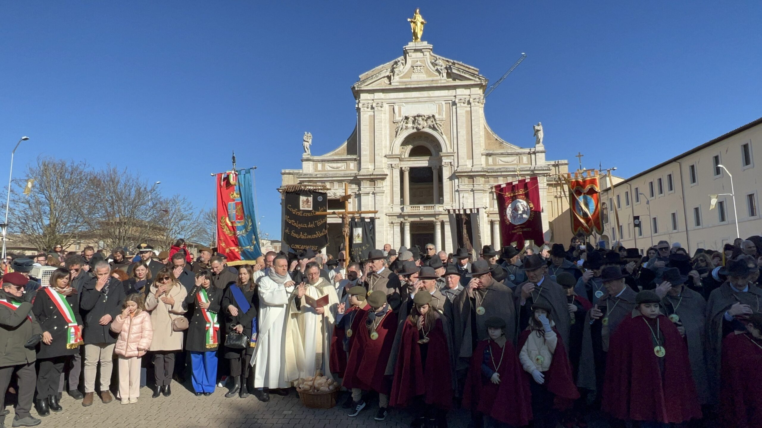 Successo a Santa Maria degli Angeli per il Piatto di Sant’Antonio Abate (foto e video) 16