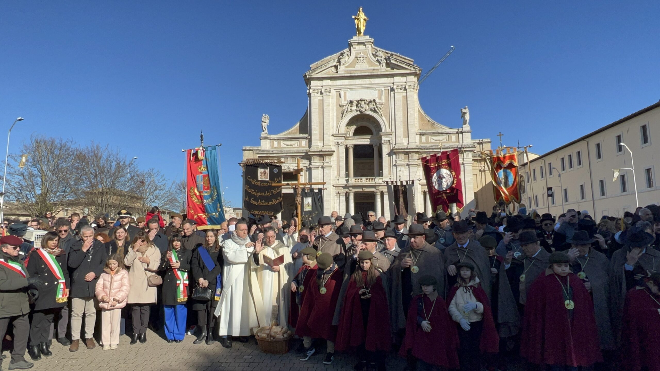 Successo a Santa Maria degli Angeli per il Piatto di Sant’Antonio Abate (foto e video) 14