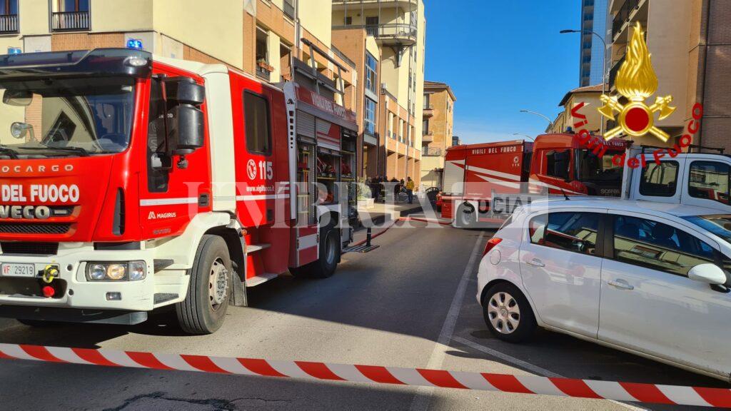 Terni, auto a fuoco nel garage: danni ingenti ma nessun ferito 2