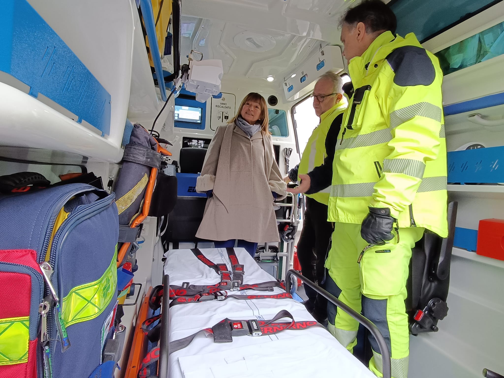 Sanità, una nuova ambulanza e un minivan per il trasporto di organi e sangue (foto) 14