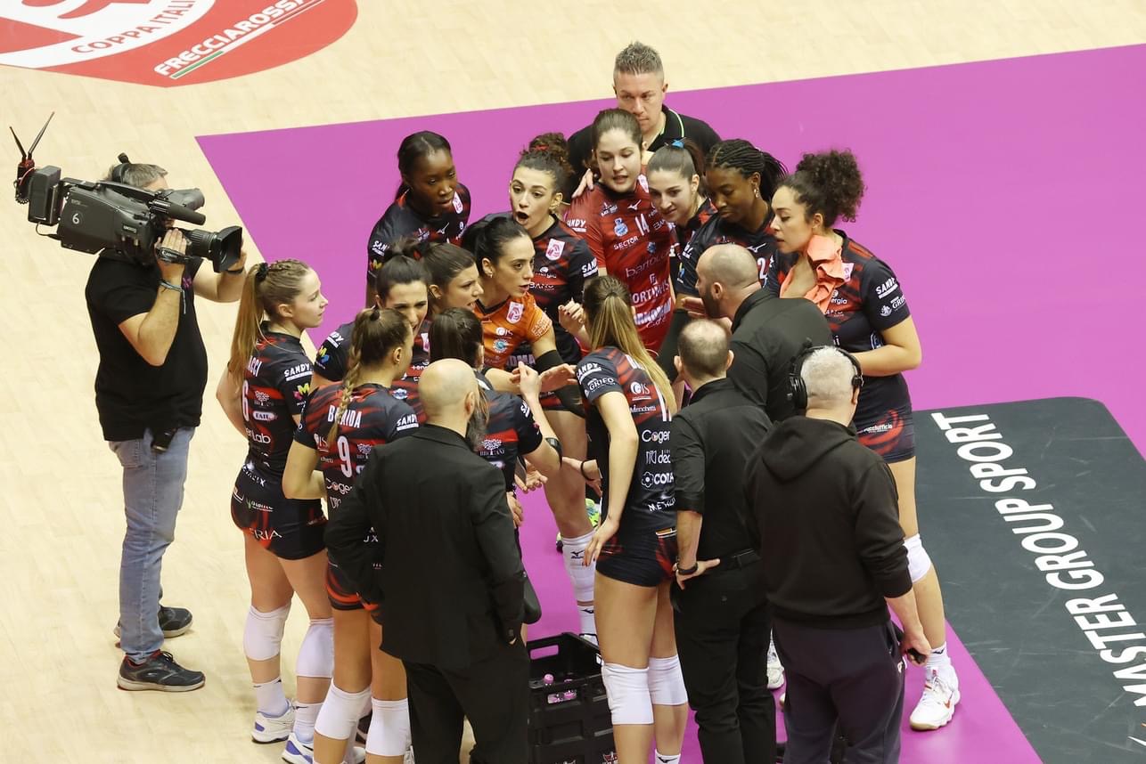 Bartoccini Fortinfissi Perugia nella storia, trionfa ed alza al cielo la Coppa Italia di Serie A2 (foto) 4