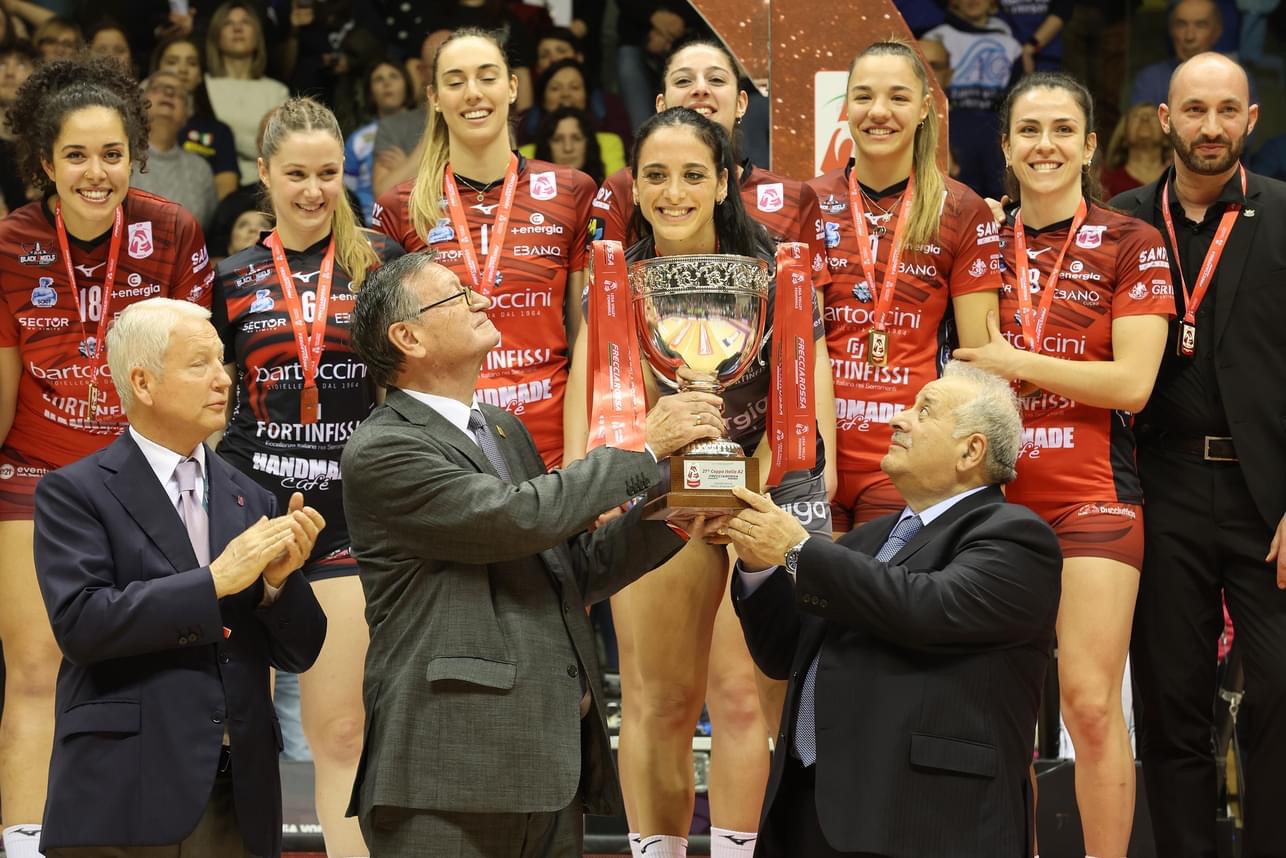 Bartoccini Fortinfissi Perugia nella storia, trionfa ed alza al cielo la Coppa Italia di Serie A2 (foto) 34