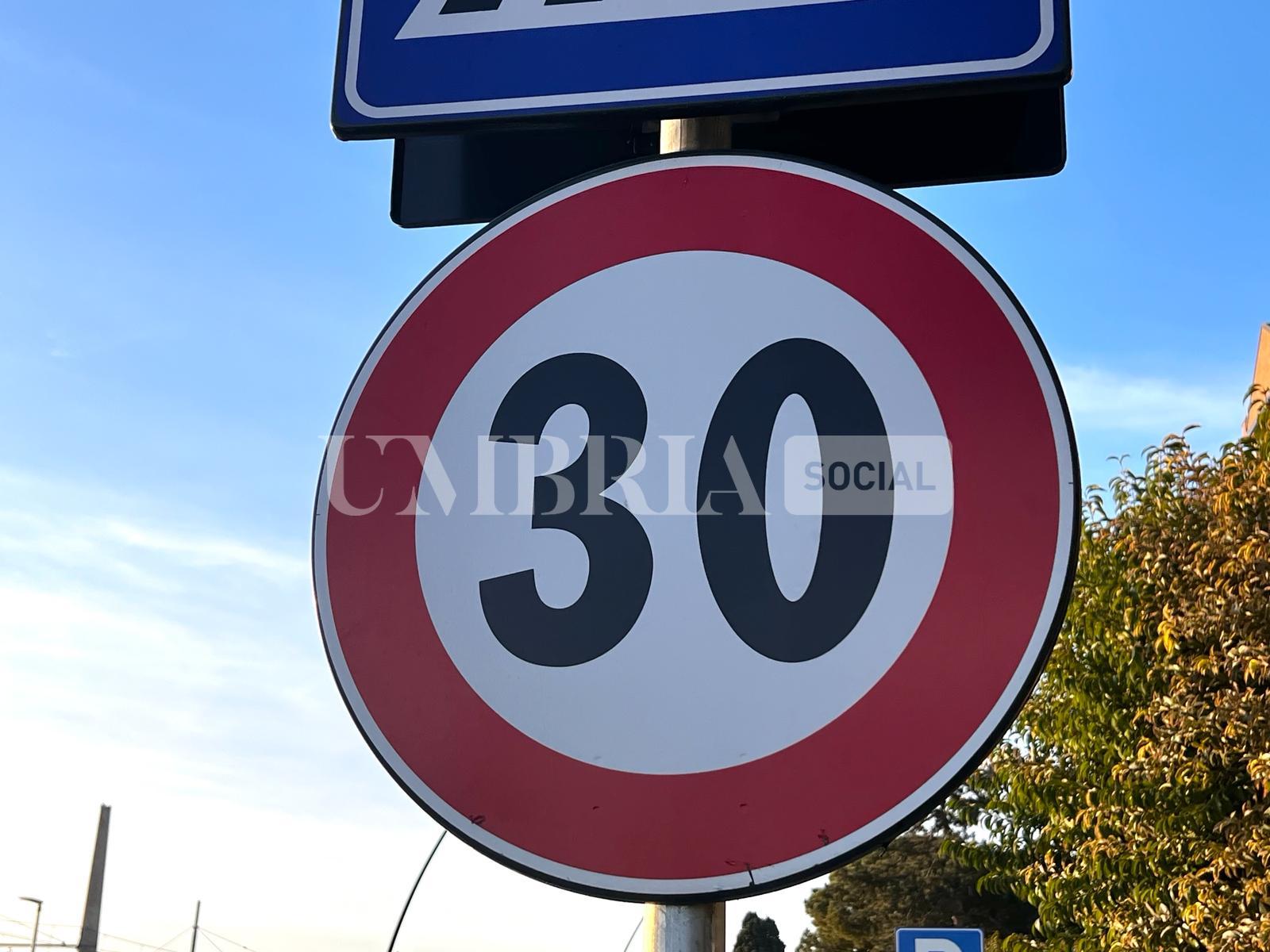 Velocità alla guida, arriva la stretta del governo: autovelox vietati sotto i 50 km orari 2 Cartello