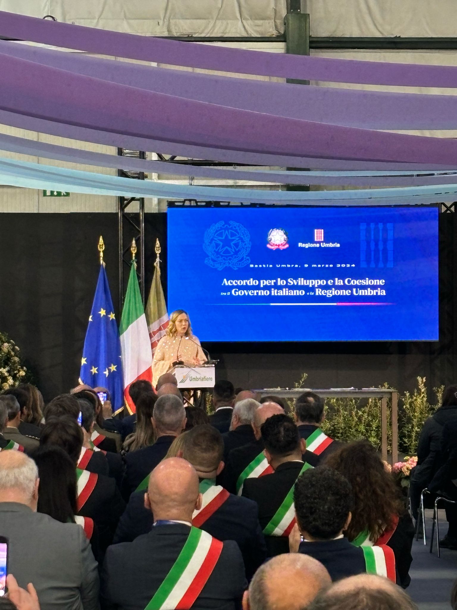 Premier Meloni a Bastia: “Voi umbri siete persone operose che devono dimostrare il proprio valore” (foto+video) 50