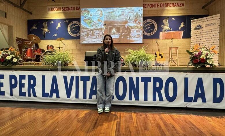 Amelia, Emma Marrone in visita ai ragazzi della Comunità Incontro Onlus (foto+video) 1 429974271 897529939042679 3734951835269963299 n