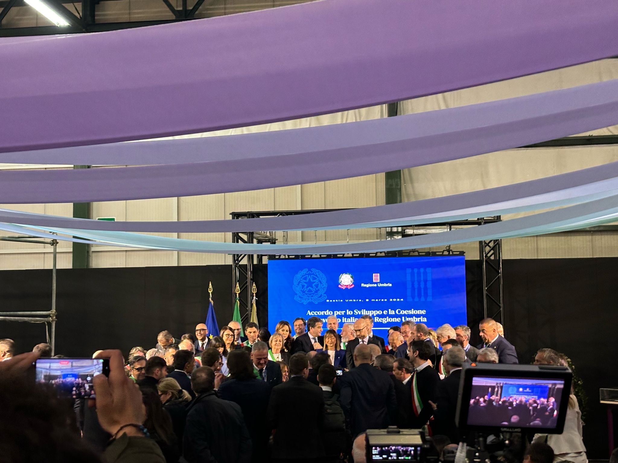 Premier Meloni a Bastia: “Voi umbri siete persone operose che devono dimostrare il proprio valore” (foto+video) 76