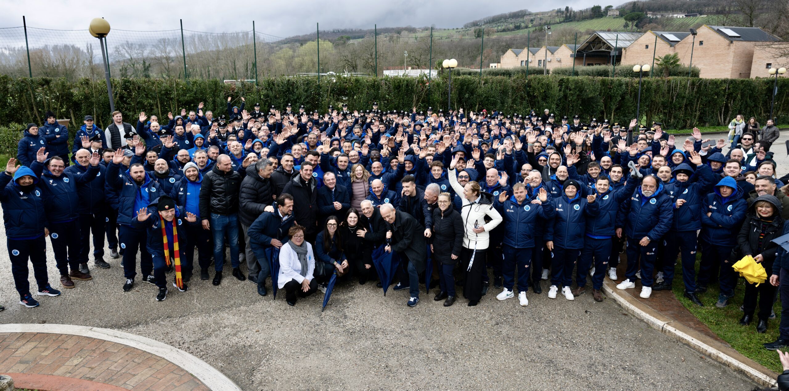 Premier Giorgia Meloni visita a sorpresa la Comunità Incontro (foto) 8