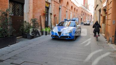 Aggredisce l’addetto ai controlli dei biglietti per guadagnarsi la fuga: 18enne denunciato dalla Polizia di Stato 5 Foligno 74 scaled