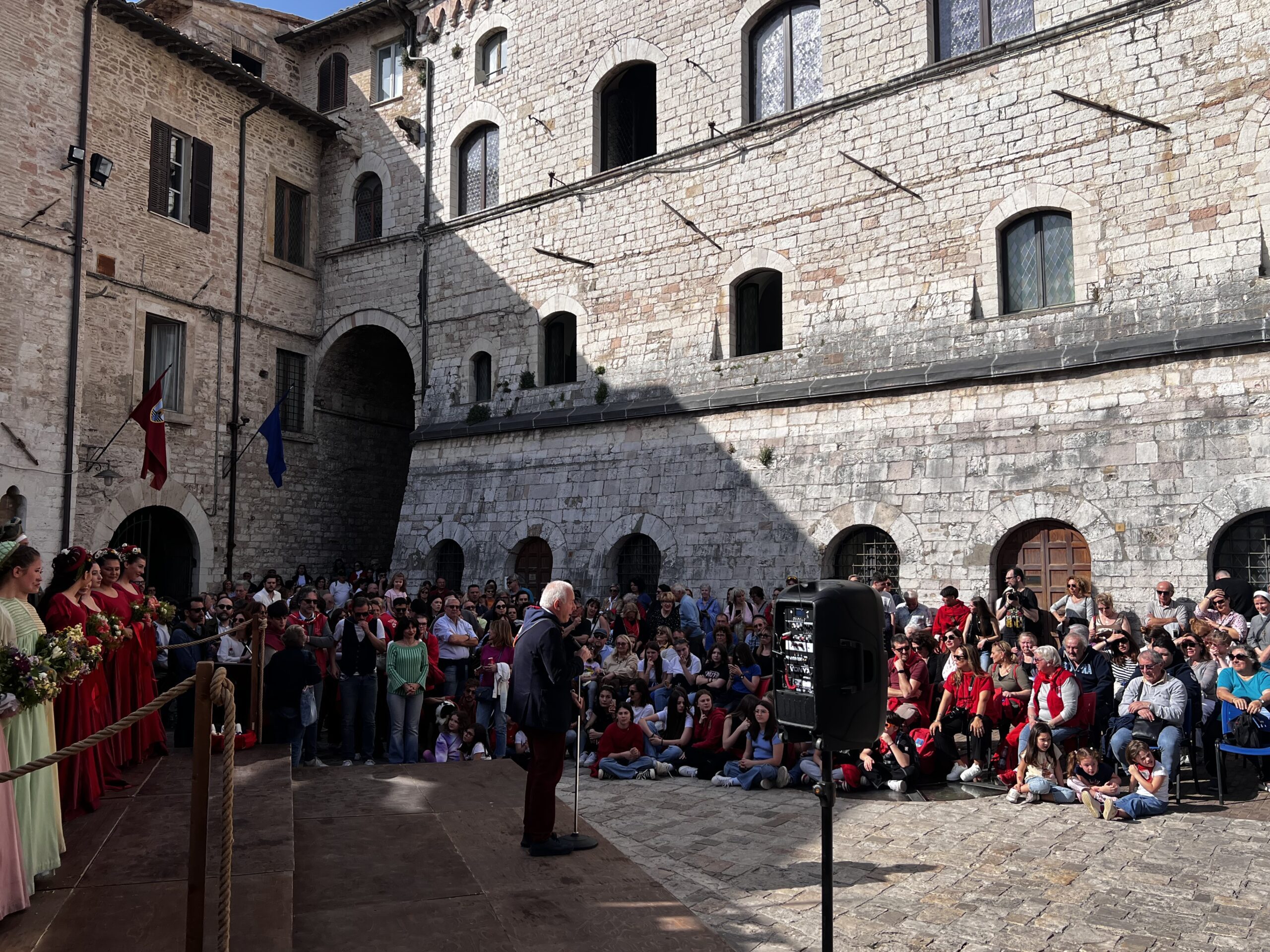 Calendimaggio di Assisi, svelati i nomi delle regine della festa: ecco le Madonne Primavera di Magnifica Parte de Sotto e di Nobilissima Parte de Sopra (foto) 43 Calendimaggio di Assisi, svelati i nomi delle regine della festa: ecco le Madonne Primavera di Magnifica Parte de Sotto e di Nobilissima Parte de Sopra (foto) 42
