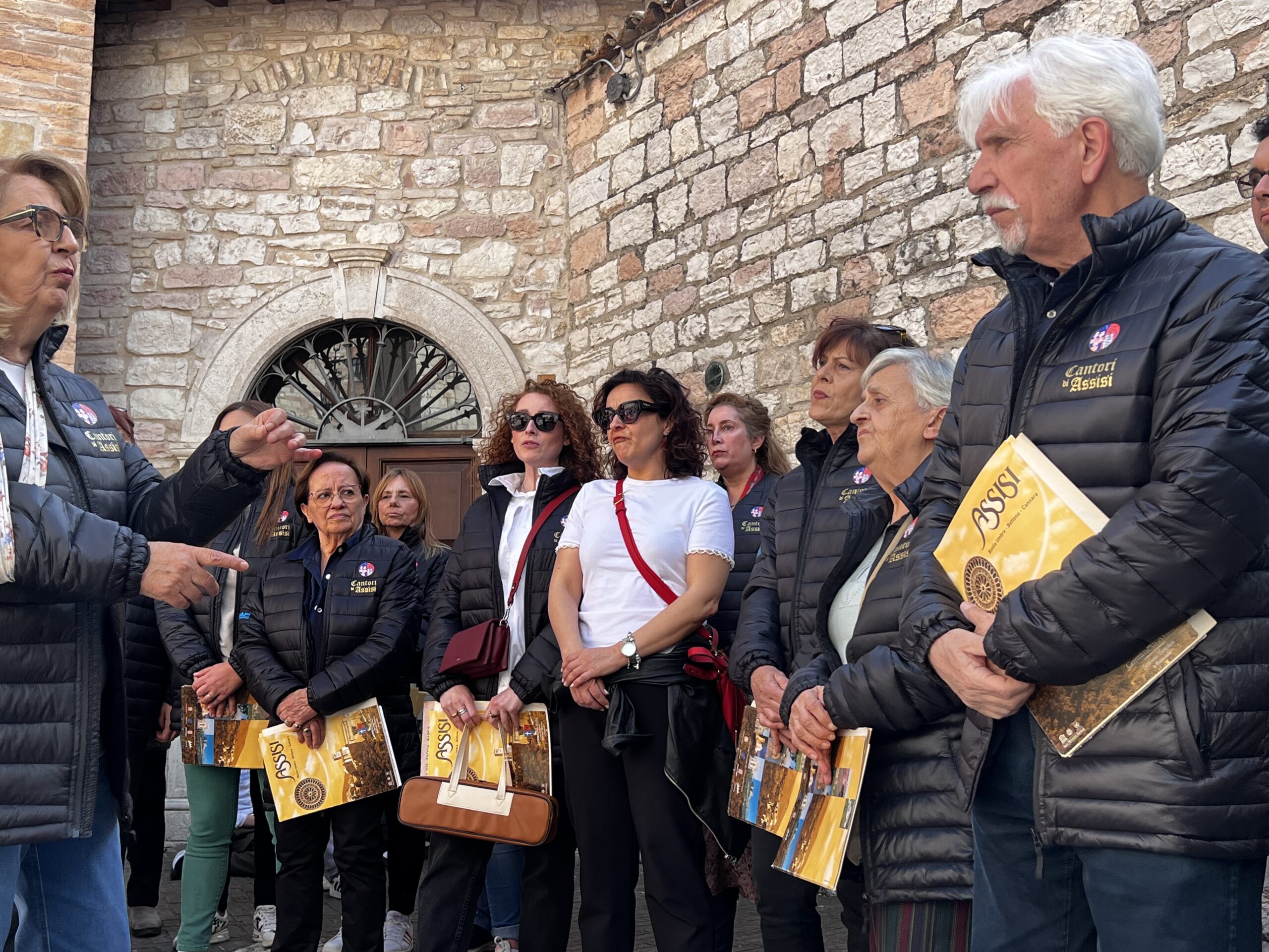 Calendimaggio di Assisi, svelati i nomi delle regine della festa: ecco le Madonne Primavera di Magnifica Parte de Sotto e di Nobilissima Parte de Sopra (foto) 55 Calendimaggio di Assisi, svelati i nomi delle regine della festa: ecco le Madonne Primavera di Magnifica Parte de Sotto e di Nobilissima Parte de Sopra (foto) 54