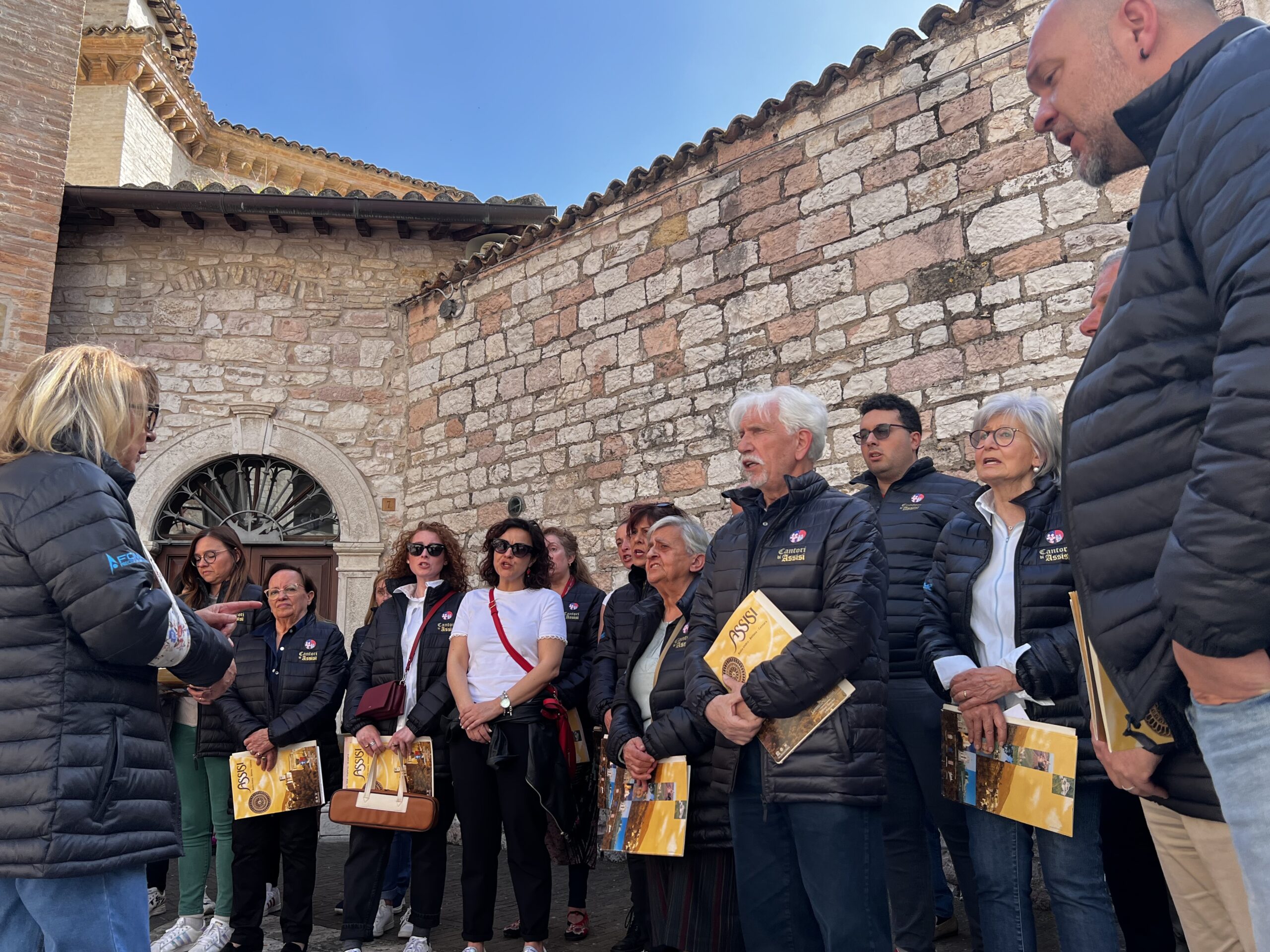Calendimaggio di Assisi, svelati i nomi delle regine della festa: ecco le Madonne Primavera di Magnifica Parte de Sotto e di Nobilissima Parte de Sopra (foto) 57 Calendimaggio di Assisi, svelati i nomi delle regine della festa: ecco le Madonne Primavera di Magnifica Parte de Sotto e di Nobilissima Parte de Sopra (foto) 56