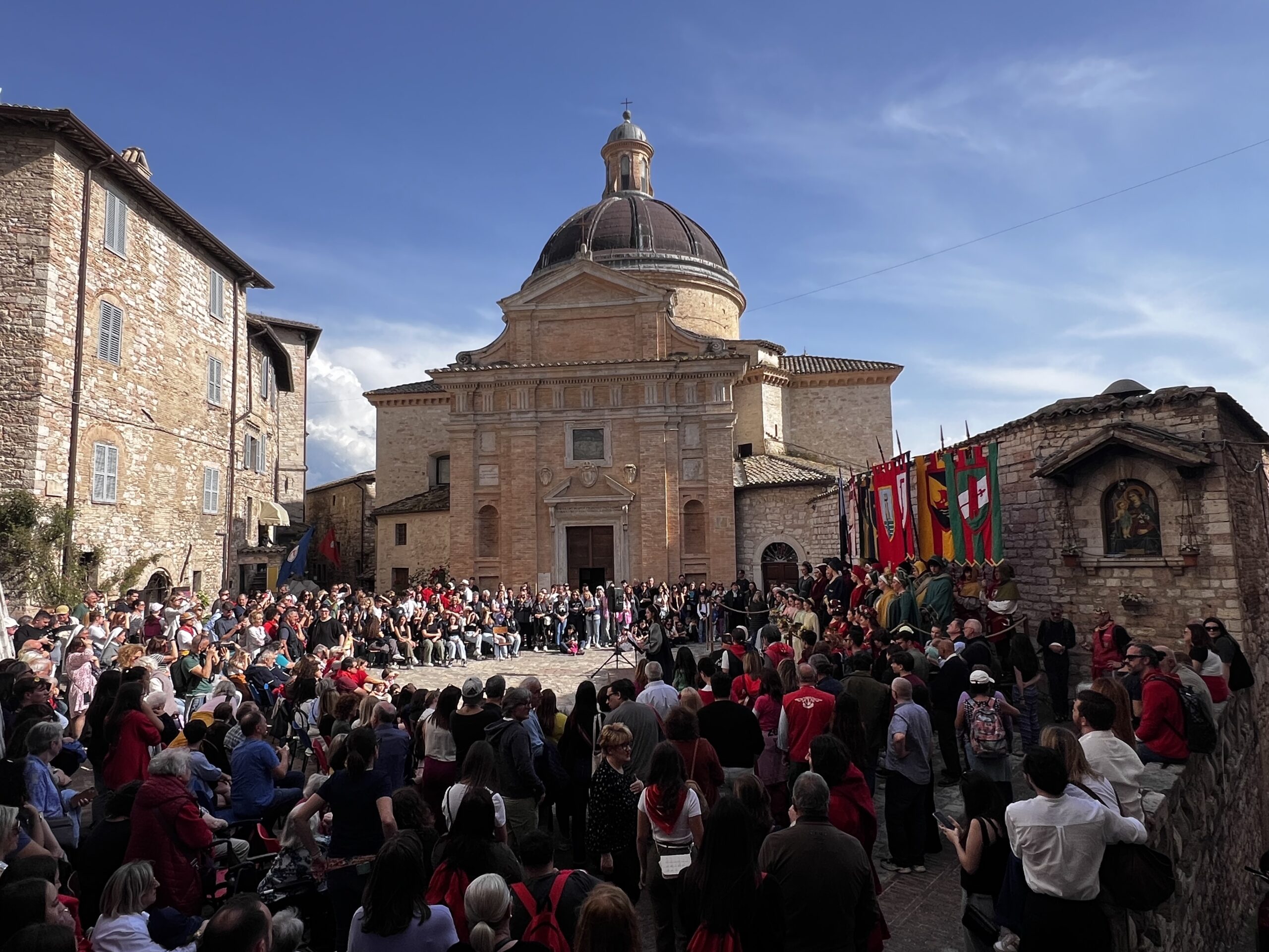 Calendimaggio di Assisi, svelati i nomi delle regine della festa: ecco le Madonne Primavera di Magnifica Parte de Sotto e di Nobilissima Parte de Sopra (foto) 67 Calendimaggio di Assisi, svelati i nomi delle regine della festa: ecco le Madonne Primavera di Magnifica Parte de Sotto e di Nobilissima Parte de Sopra (foto) 66