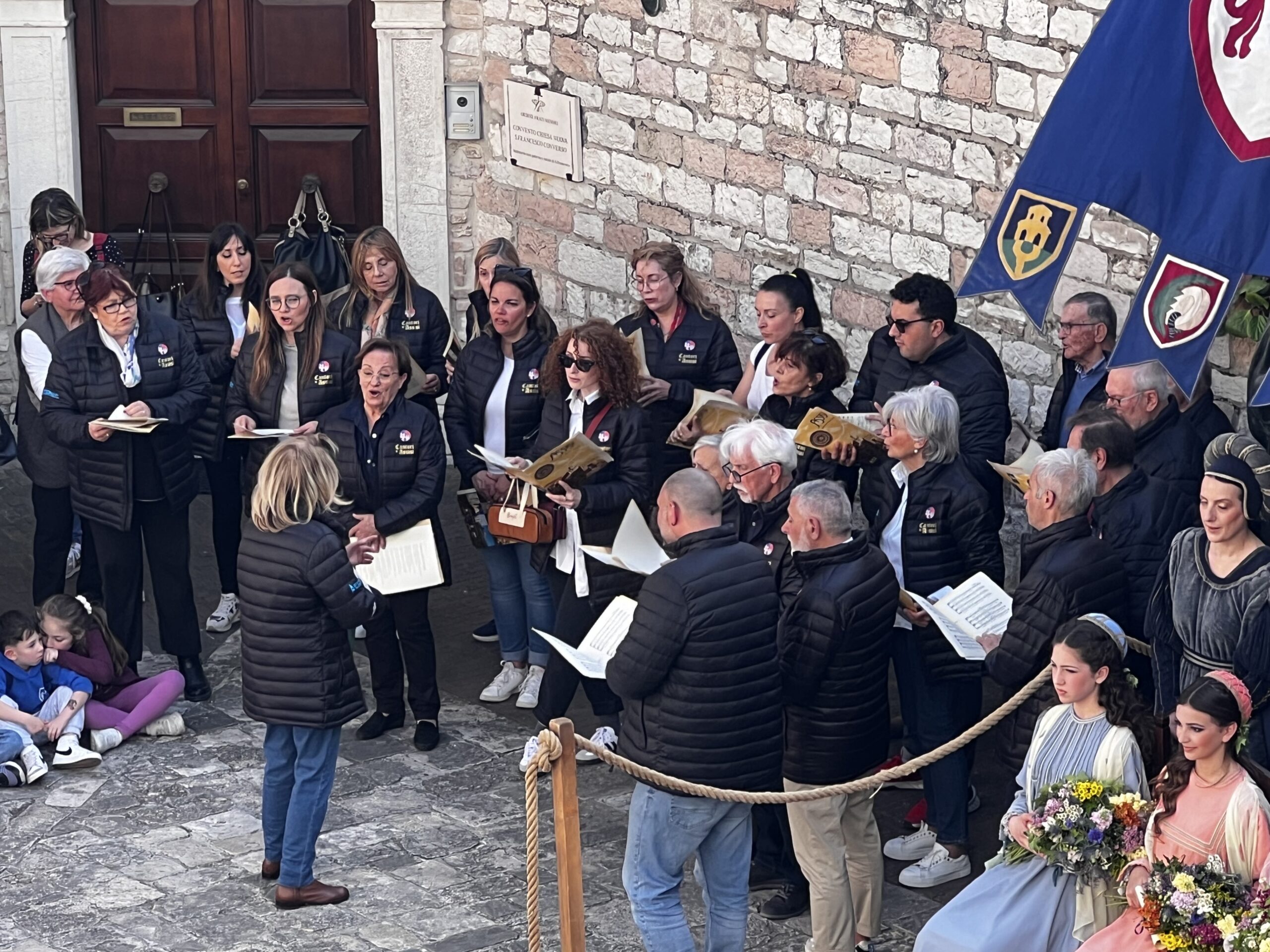 Calendimaggio di Assisi, svelati i nomi delle regine della festa: ecco le Madonne Primavera di Magnifica Parte de Sotto e di Nobilissima Parte de Sopra (foto) 75 Calendimaggio di Assisi, svelati i nomi delle regine della festa: ecco le Madonne Primavera di Magnifica Parte de Sotto e di Nobilissima Parte de Sopra (foto) 74