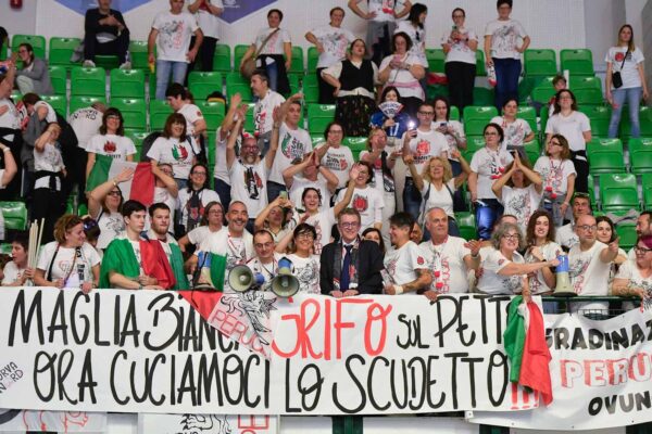 Lo scudetto torna a Perugia: la Sir Volley è campione d’Italia (foto) 43 Lo scudetto torna a Perugia: la Sir Volley è campione d’Italia (foto) 42