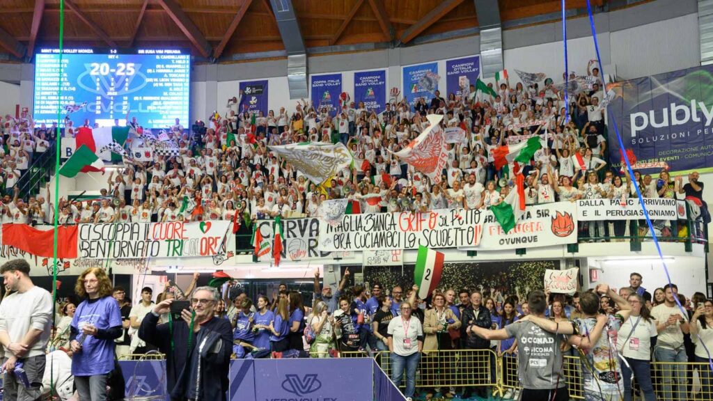 Lo scudetto torna a Perugia: la Sir Volley è campione d’Italia (foto) 21 Lo scudetto torna a Perugia: la Sir Volley è campione d’Italia (foto) 20