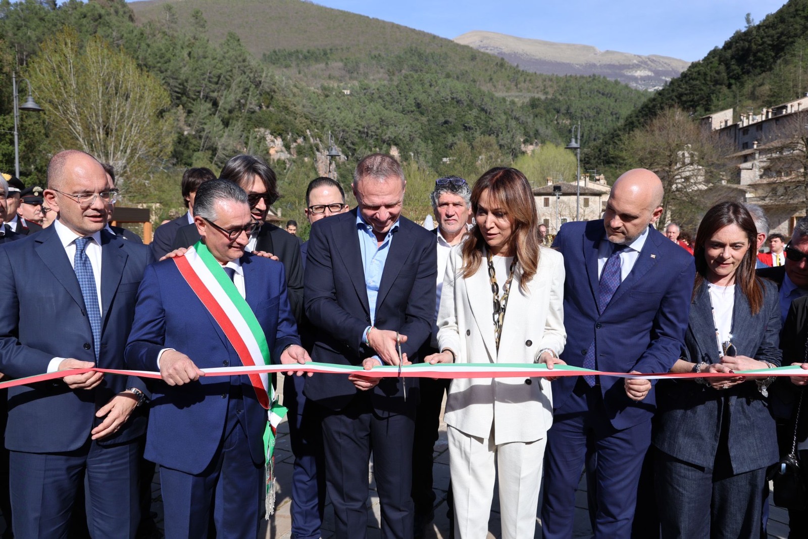 Scheggino celebra il Diamante Nero, frittata al tartufo da record con Elisa Isoardi (foto) 2