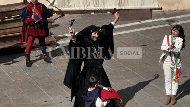 Ad Assisi ha preso il via il Calendimaggio: Consegna delle Chiavi al Maestro de Campo (foto) 8 IMG 0900 scaled