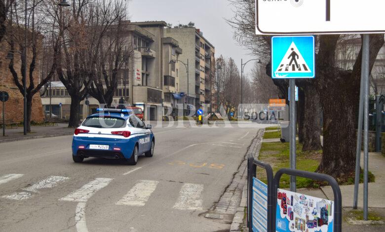 Città di Castello, guida con patente falsa: 28enne beccato e denunciato dalla Polizia 2 Città di Castello, guida con patente falsa: 28enne beccato e denunciato dalla Polizia 1