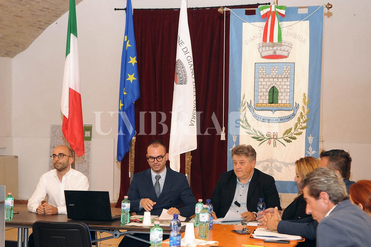 Giano dell'Umbria, insediato il nuovo consiglio comunale: ecco la giunta del sindaco Petruccioli 4 Giano dell'Umbria, insediato il nuovo consiglio comunale: ecco la giunta del sindaco Petruccioli 3