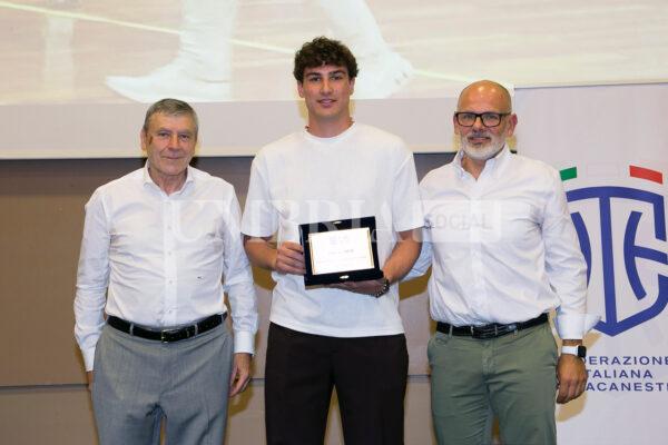 Gran Galà del Basket Umbro: sul palco dell’Hotel Giò tanti i premiati tra atleti, arbitri e società (foto) 82 Gran Galà del Basket Umbro: sul palco dell’Hotel Giò tanti i premiati tra atleti, arbitri e società (foto) 81
