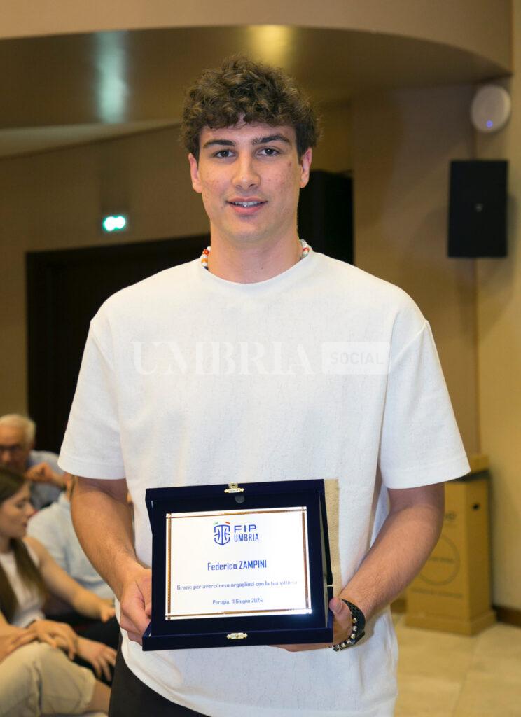Gran Galà del Basket Umbro: sul palco dell’Hotel Giò tanti i premiati tra atleti, arbitri e società (foto) 38 Gran Galà del Basket Umbro: sul palco dell’Hotel Giò tanti i premiati tra atleti, arbitri e società (foto) 37
