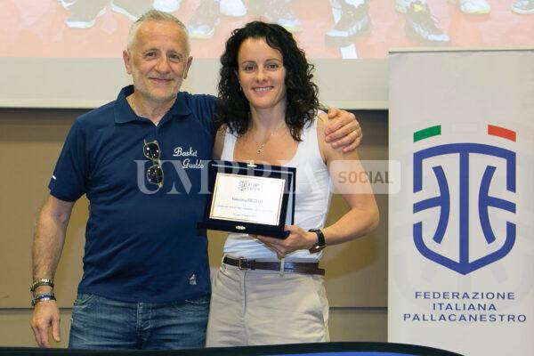 Gran Galà del Basket Umbro: sul palco dell’Hotel Giò tanti i premiati tra atleti, arbitri e società (foto) 84 Gran Galà del Basket Umbro: sul palco dell’Hotel Giò tanti i premiati tra atleti, arbitri e società (foto) 83