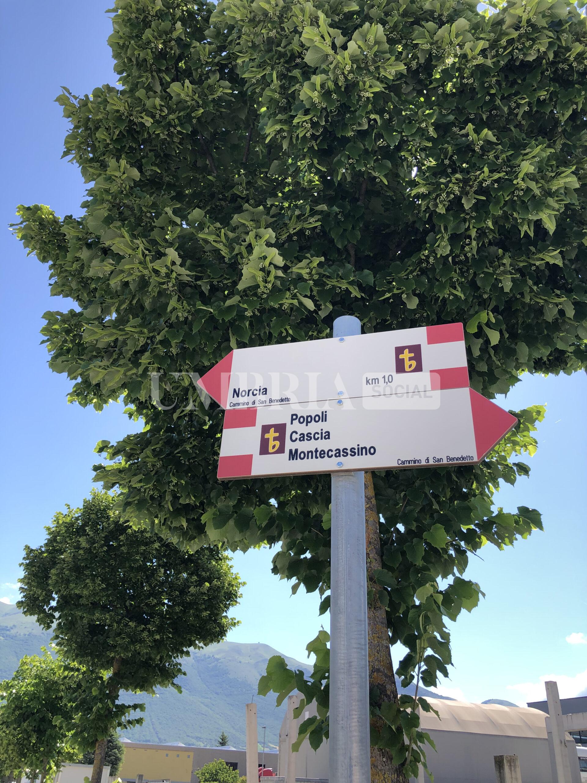 Norcia, nuova segnaletica per il tratto umbro del Cammino di San Benedetto 4 Norcia, nuova segnaletica per il tratto umbro del Cammino di San Benedetto 3