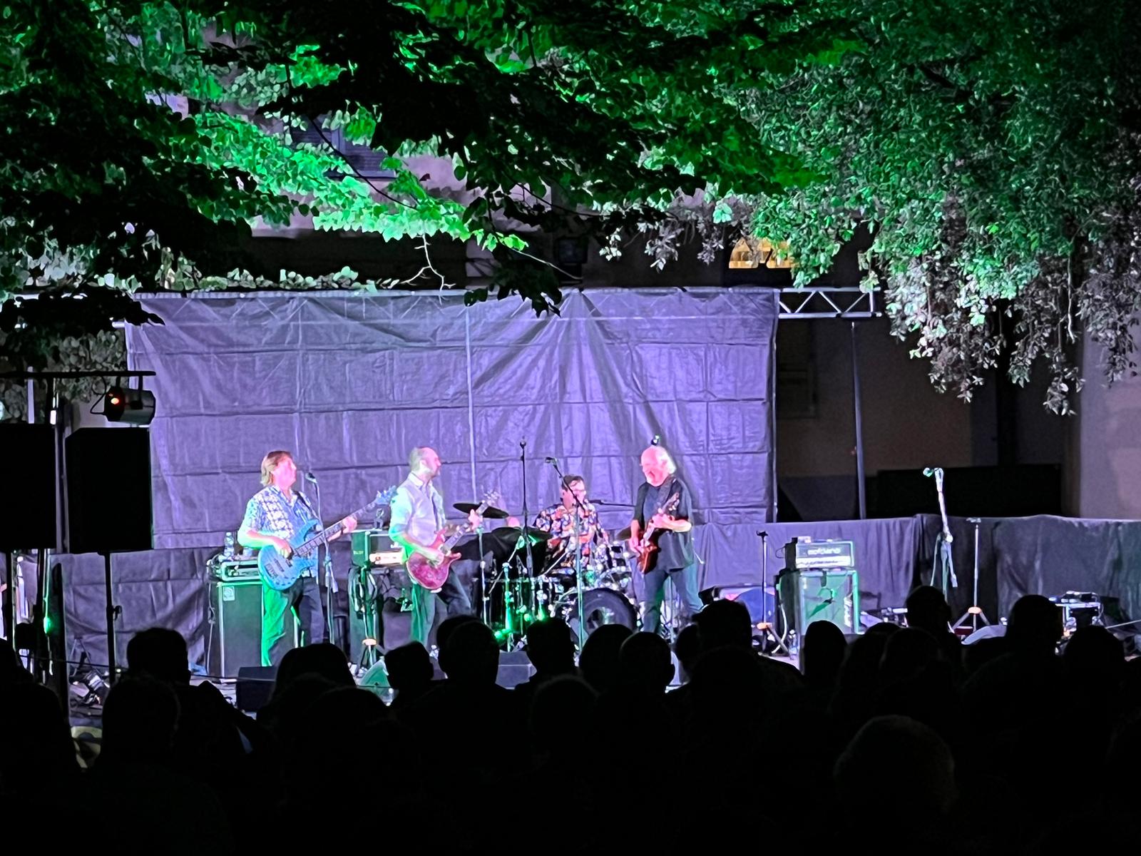 Suoni Controvento, la chitarra di Martin Barre incanta tutti a Sigillo (foto) 8 Suoni Controvento, la chitarra di Martin Barre incanta tutti a Sigillo (foto) 7