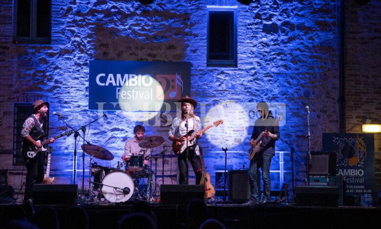 Cambio Festival 2024 prosegue con grande successo: a Palazzo di Assisi domenica 7 luglio nuovo concerto al Castello dei Figli di Cambio 2 Cambio Festival 2024 prosegue con grande successo: a Palazzo di Assisi domenica 7 luglio nuovo concerto al Castello dei Figli di Cambio 1
