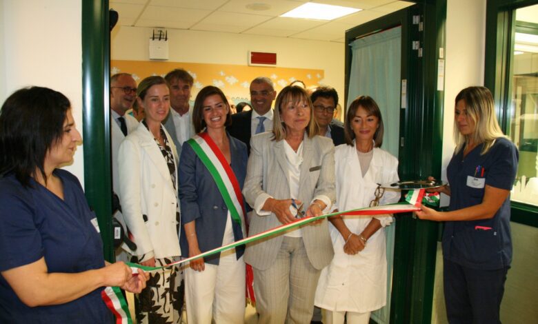 Ospedale di Perugia, ristrutturata la terapia intensiva per neonati e bambini: il gesto della famiglia Cucinelli (foto) 2 Ospedale di Perugia, ristrutturata la terapia intensiva per neonati e bambini: il gesto della famiglia Cucinelli (foto) 1