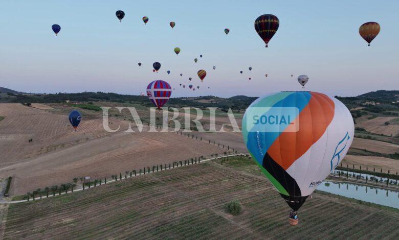 Italian International Balloon Grand Prix, le mongolfiere di Gualdo Cattaneo nei francobolli di San Marino 2 Italian International Balloon Grand Prix, le mongolfiere di Gualdo Cattaneo nei francobolli di San Marino 1