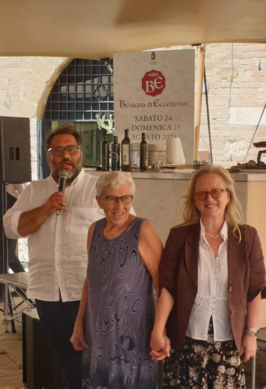 Bevagna, Nonna Iside festeggia 85 anni: tanti gli auguri arrivati via social (foto+video) 7