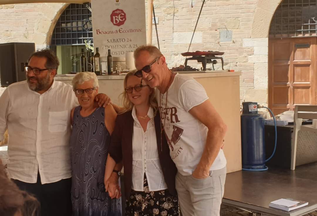Bevagna, Nonna Iside festeggia 85 anni: tanti gli auguri arrivati via social (foto+video) 3