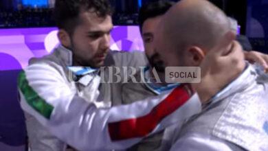 L’umbro Alessio Foconi e la squadra maschile del fioretto argento nella scherma alle Olimpiadi di Parigi 18