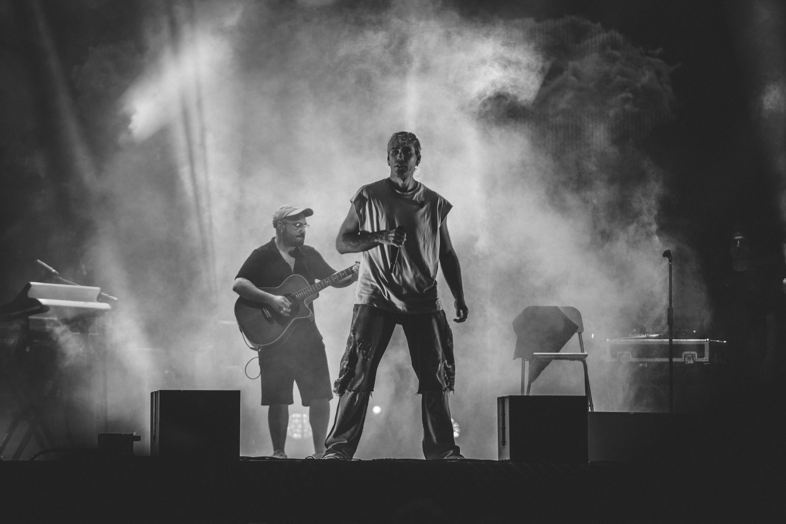 Mr. Rain incanta il pubblico di Assisi con un concerto emozionante alla Rocca Maggiore (foto) 44 Mr. Rain incanta il pubblico di Assisi con un concerto emozionante alla Rocca Maggiore (foto) 43