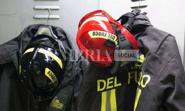 Vigili del fuoco, cambio ai comandi di Perugia e Terni: arrivano i dirigenti Valter Cirillo e Daniele Mercuri (foto e video) 2 Vigili del fuoco, cambio ai comandi di Perugia e Terni: arrivano i dirigenti Valter Cirillo e Daniele Mercuri (foto e video) 1